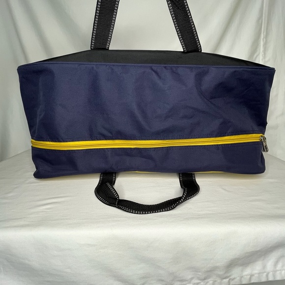 New Chaps Duffle Bag Navy Blue / Yellow/ Black 21”x11”x10” Adjustable Strap - Picture 14 of 16